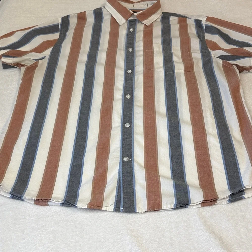 🔹Banana Republic striped short sleeve shirt